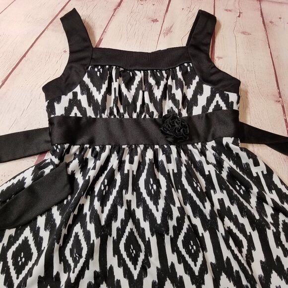 Disorderly Kids Dress 6 - Picture 2 of 2